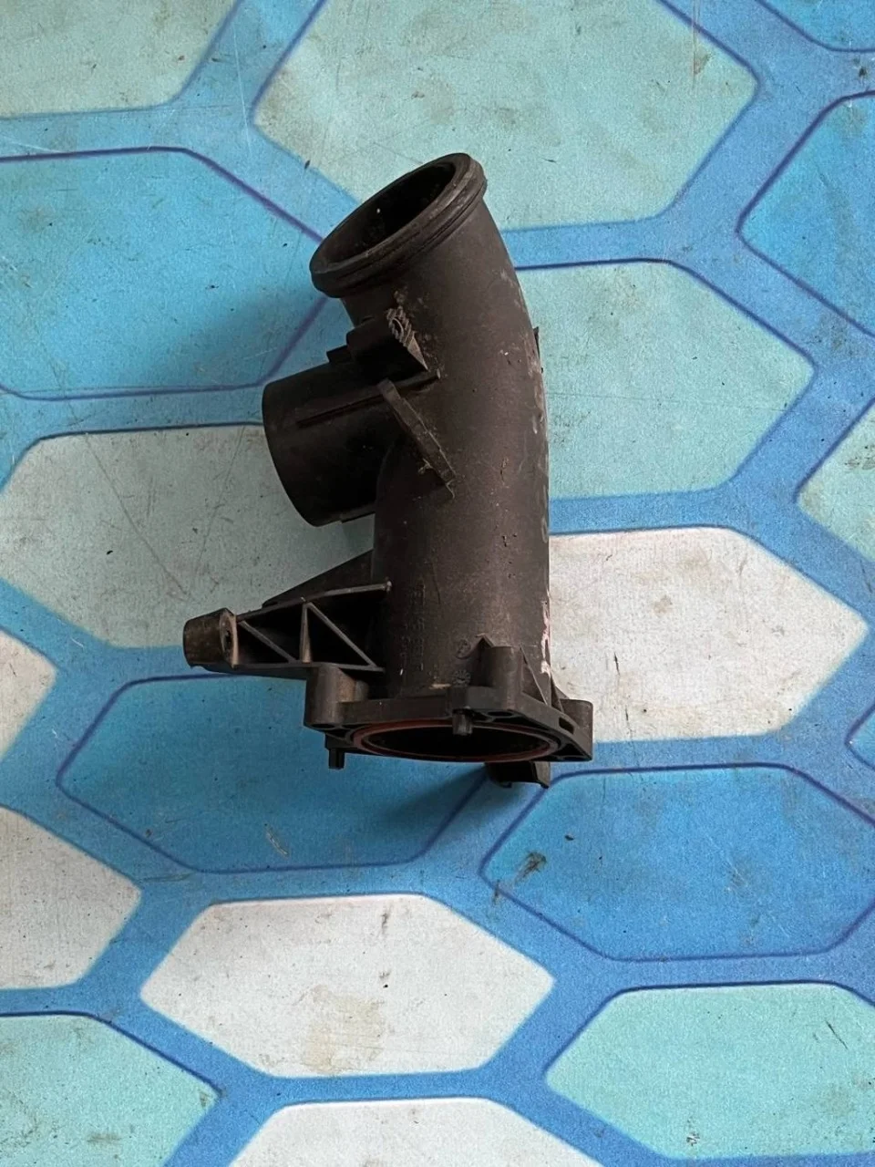 Патрубок корпуса дроссельной заслонка VW Tiguan 1 2007-2011