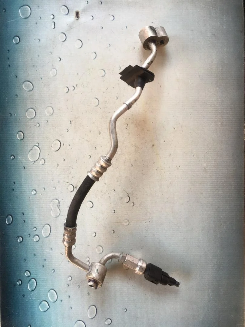 Трубка кондиционера VW Touareg 1 2002-2007