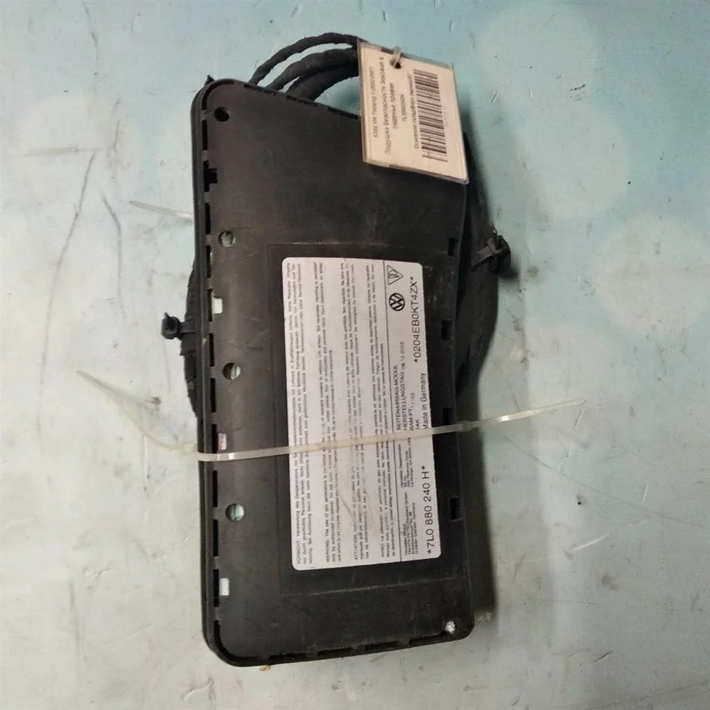 Подушка безопасности боковая сиденье правая VW Touareg 1 2002-2007