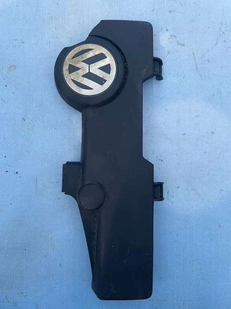 Накладка двигателя декоративная VW Touareg 1 2002-2007