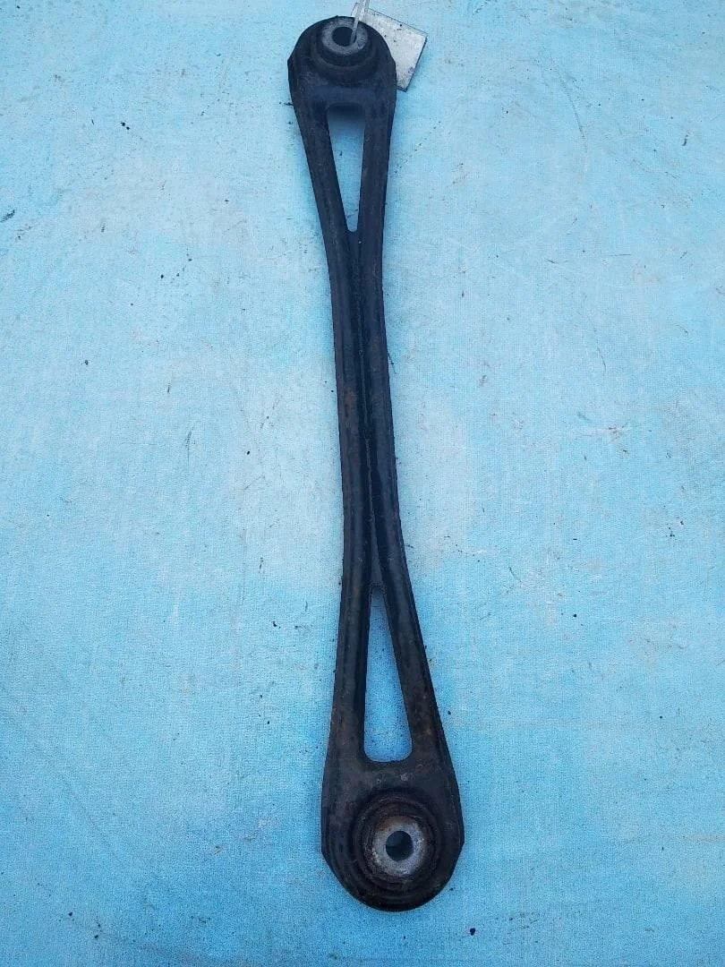 Рычаг задний поперечный VW Touareg 1 2002-2007