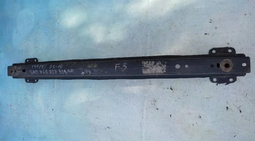 Усилитель бампера заднего VW Touareg 1 2002-2007