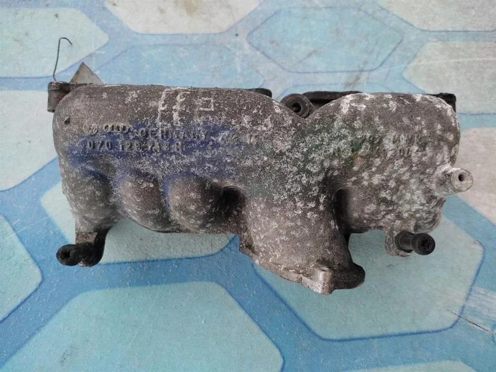 Коллектор впускной VW Touareg 1 2002-2007