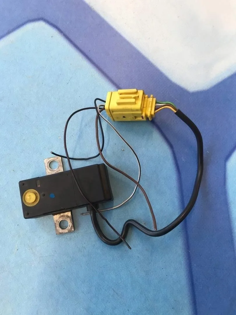 Электронный блок защиты акб VW Touareg 1 2002-2007