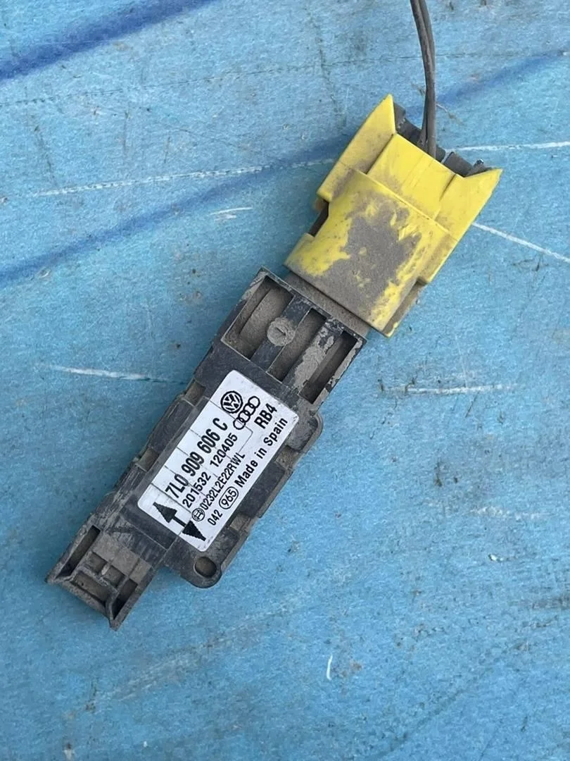 Датчик air bag VW Touareg 1 2002-2007
