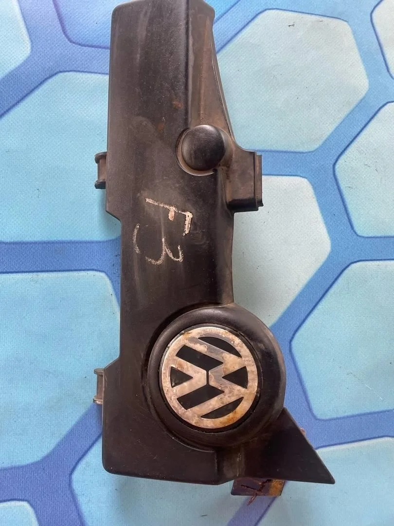 Накладка двигателя декоративная VW Touareg 1 2002-2007