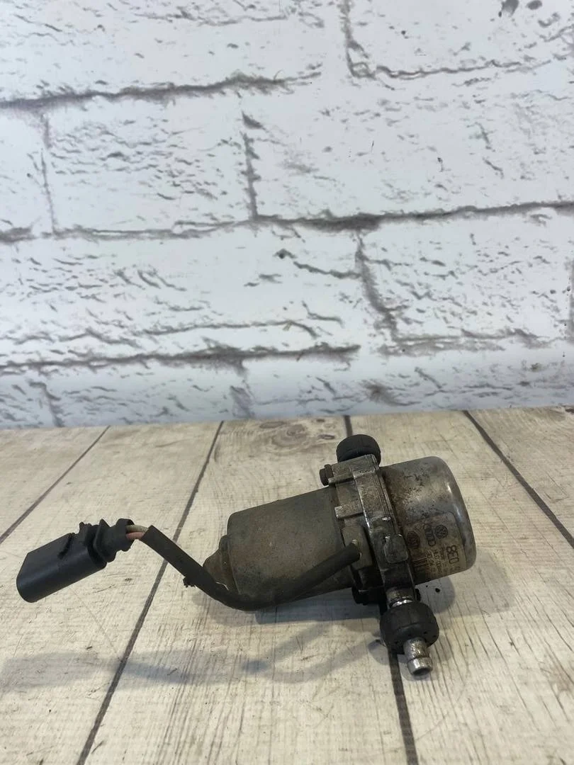 Насос вакуумный VW Touareg 1 2002-2007