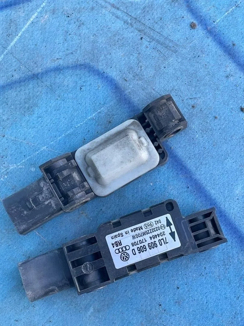 Датчик air bag VW Touareg 1 2007-2010