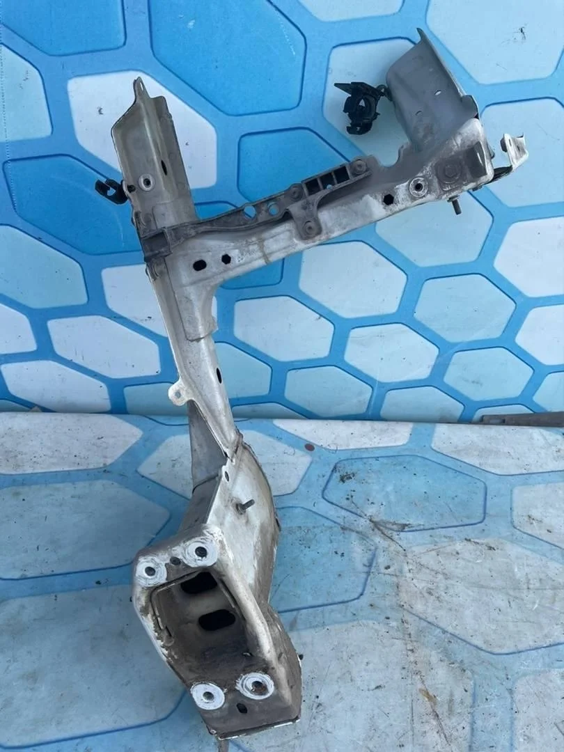 Лонжерон левый короткий до стакана VW Touareg 1 2007-2010