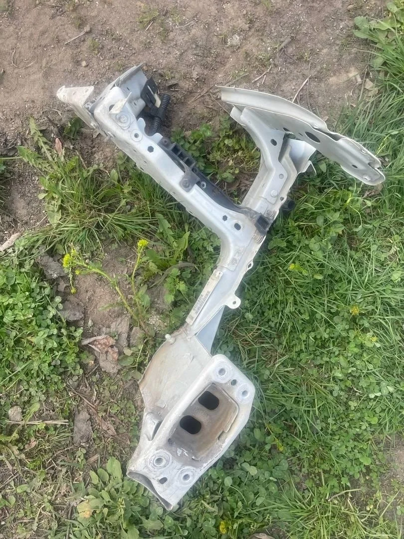 Лонжерон правый короткий до стакана VW Touareg 1 2007-2010