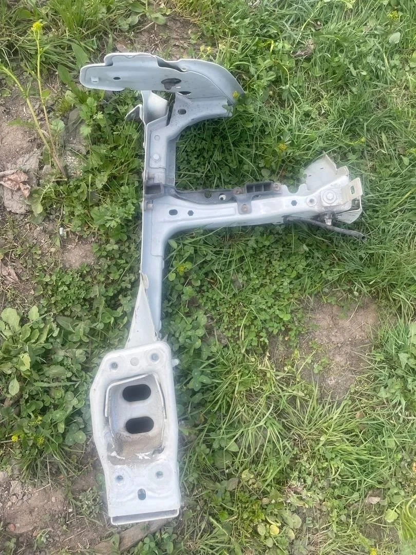 Лонжерон левый короткий до стакана VW Touareg 1 2007-2010