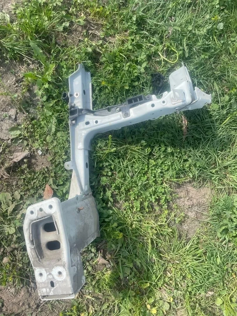 Лонжерон левый короткий до стакана VW Touareg 1 2007-2010