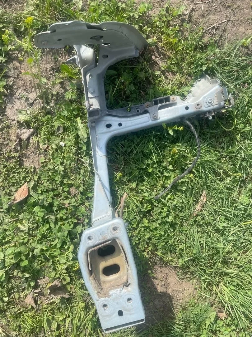 Лонжерон левый короткий до стакана VW Touareg 1 2007-2010