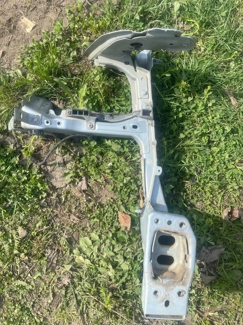 Лонжерон правый короткий до стакана VW Touareg 1 2007-2010