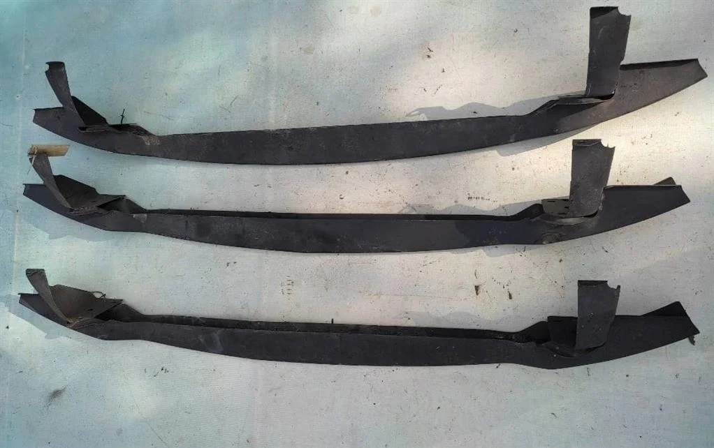 Усилитель бампера переднего VW Touran 2003-2010