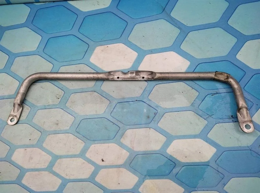 Кронштейн передней панели Audi TT 1998-2006 8N3