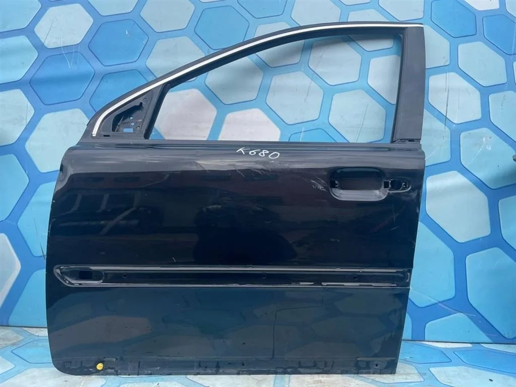 Дверь передняя левая Volvo XC90 2002-2015