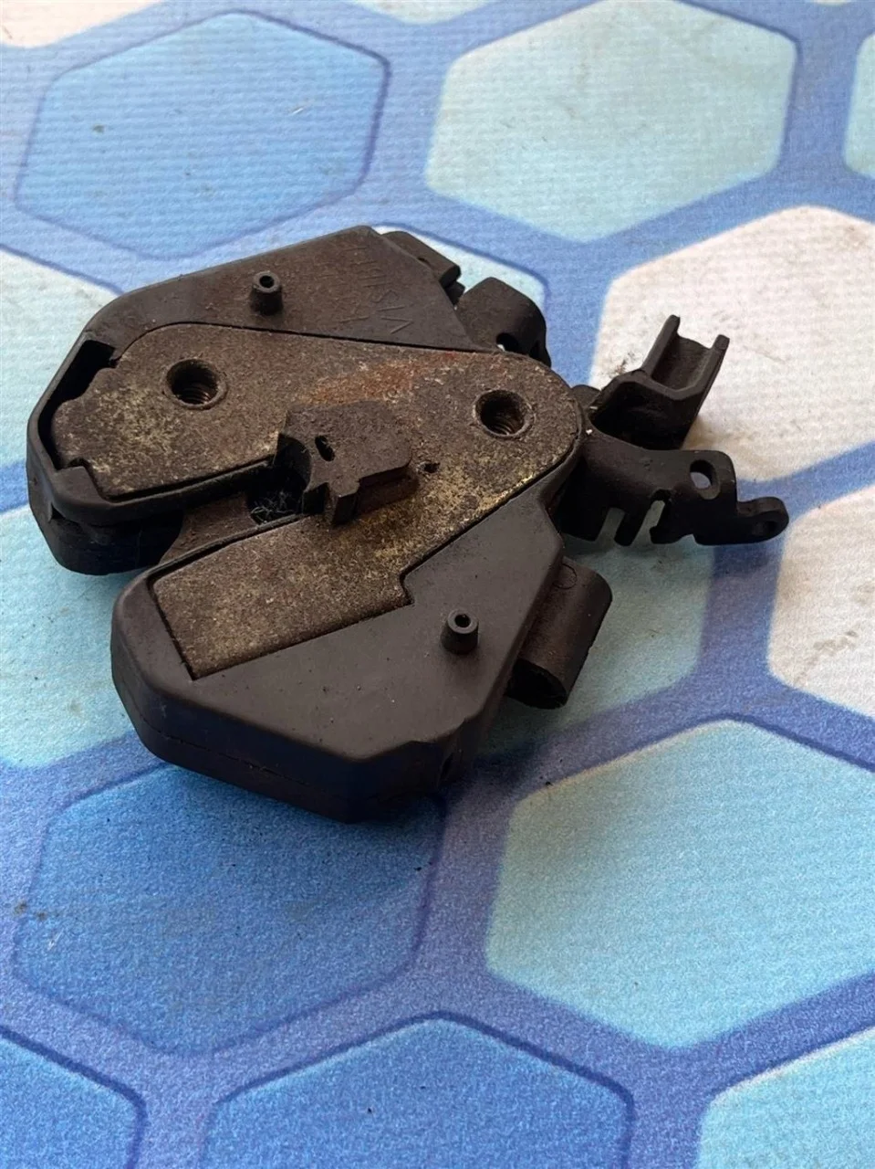 Замок капота Volvo XC90 2002-2015