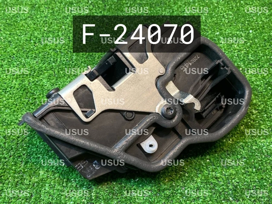 Замок двери передний правый BMW БМВ E65 Е65 E66 Е66 E60 Е60 E85 Е85 F11 Ф11 F10 Ф10 E88 Е88 E87 Е87 E82 Е82 E81 Е81 E71 Е71 E70 Е70 E61 Е61