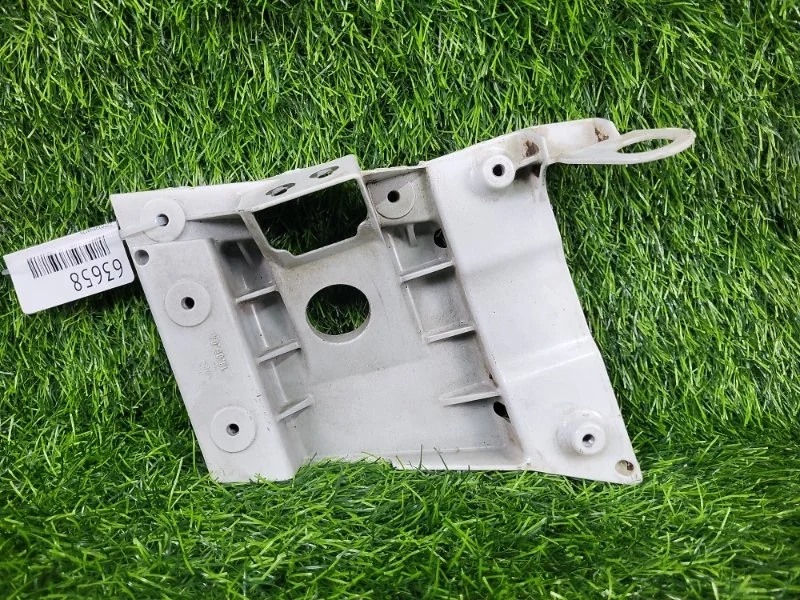 Кронштейн крыла Audi A8 2008 4E0821138F D3 BVJ 4.2, передний правый