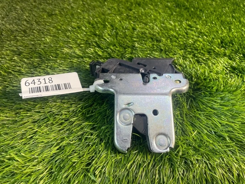 Замок крышки багажника Audi A8 2007 4F5827505D D3 BVJ 4.2, задний