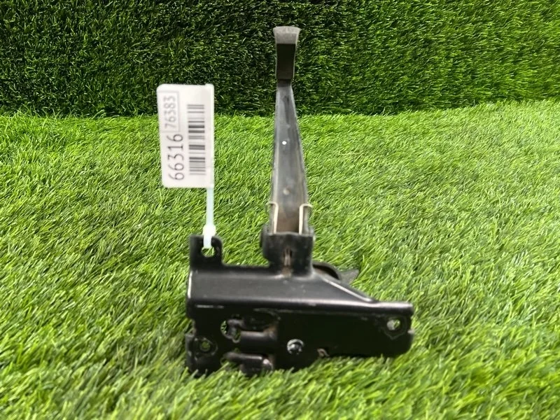 Замок капота Audi A4 2003 8E0823480D B6 AMB 1.8T, передний