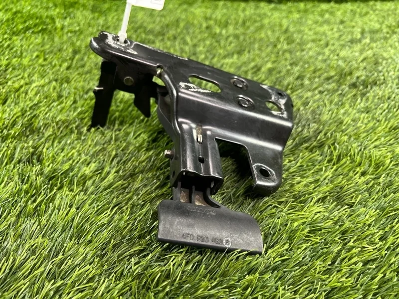 Замок капота Audi A6 2008 4F0823480B C6 BDX 2.8, передний