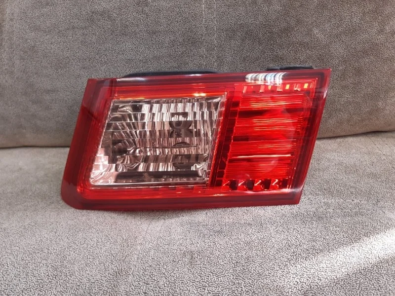 Фонарь в крышку багажника правый Honda Accord 8 CU