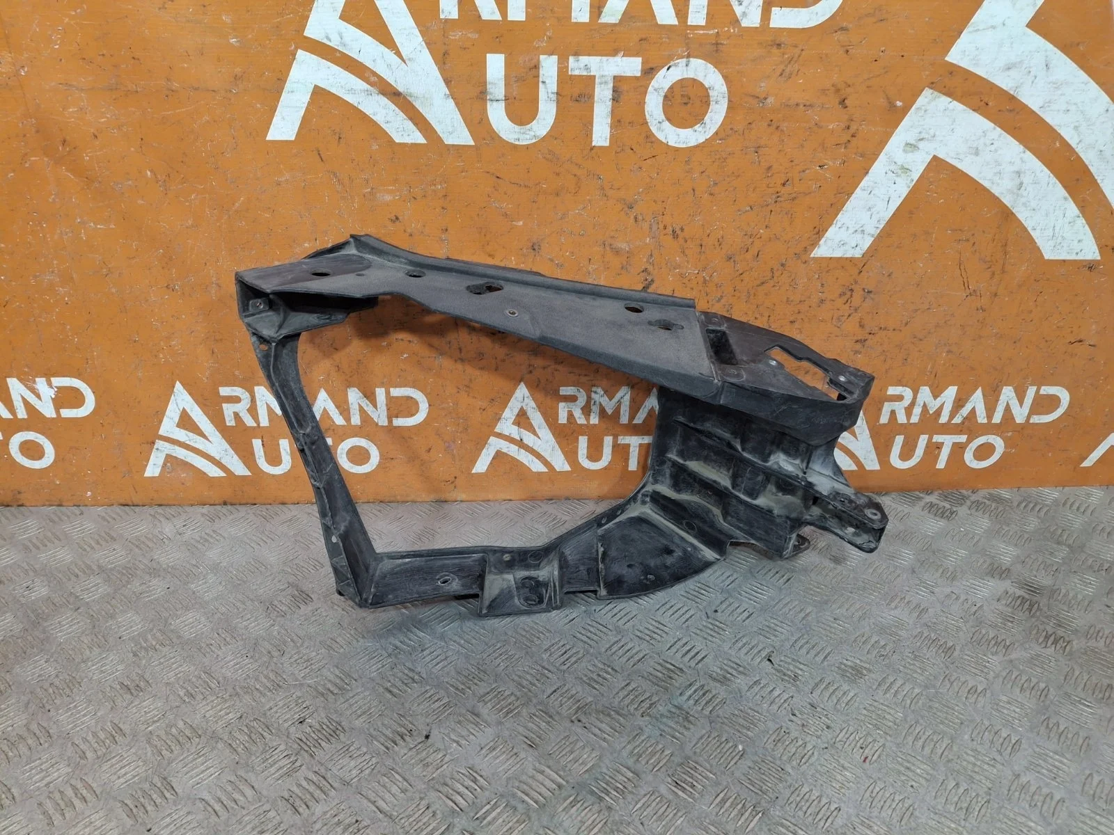 Кронштейн фары Mercedes -Class 2013-2017 W222