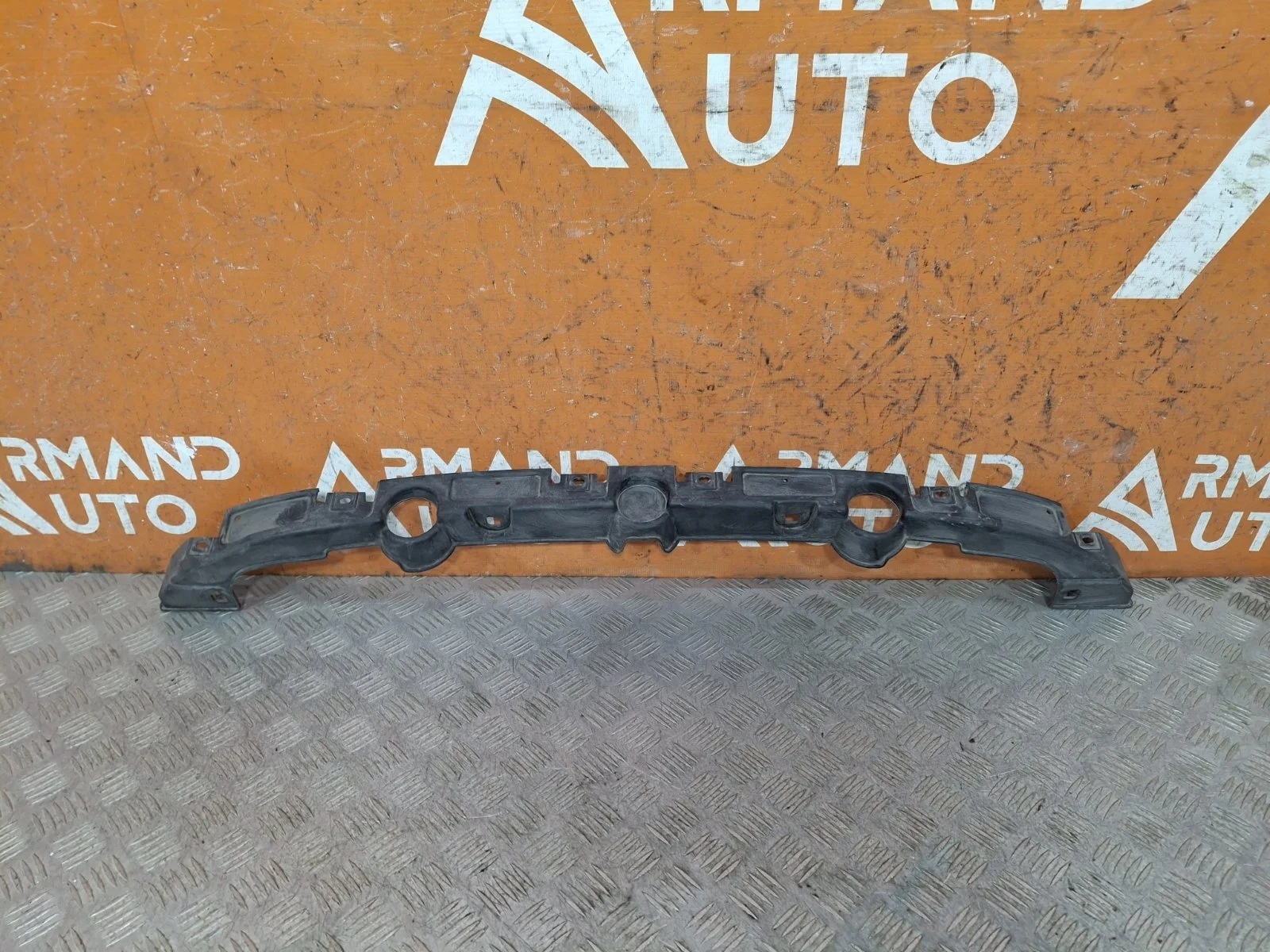 Кронштейн воздуховода радиатора верхний Mini Countryman 2016-нв F60