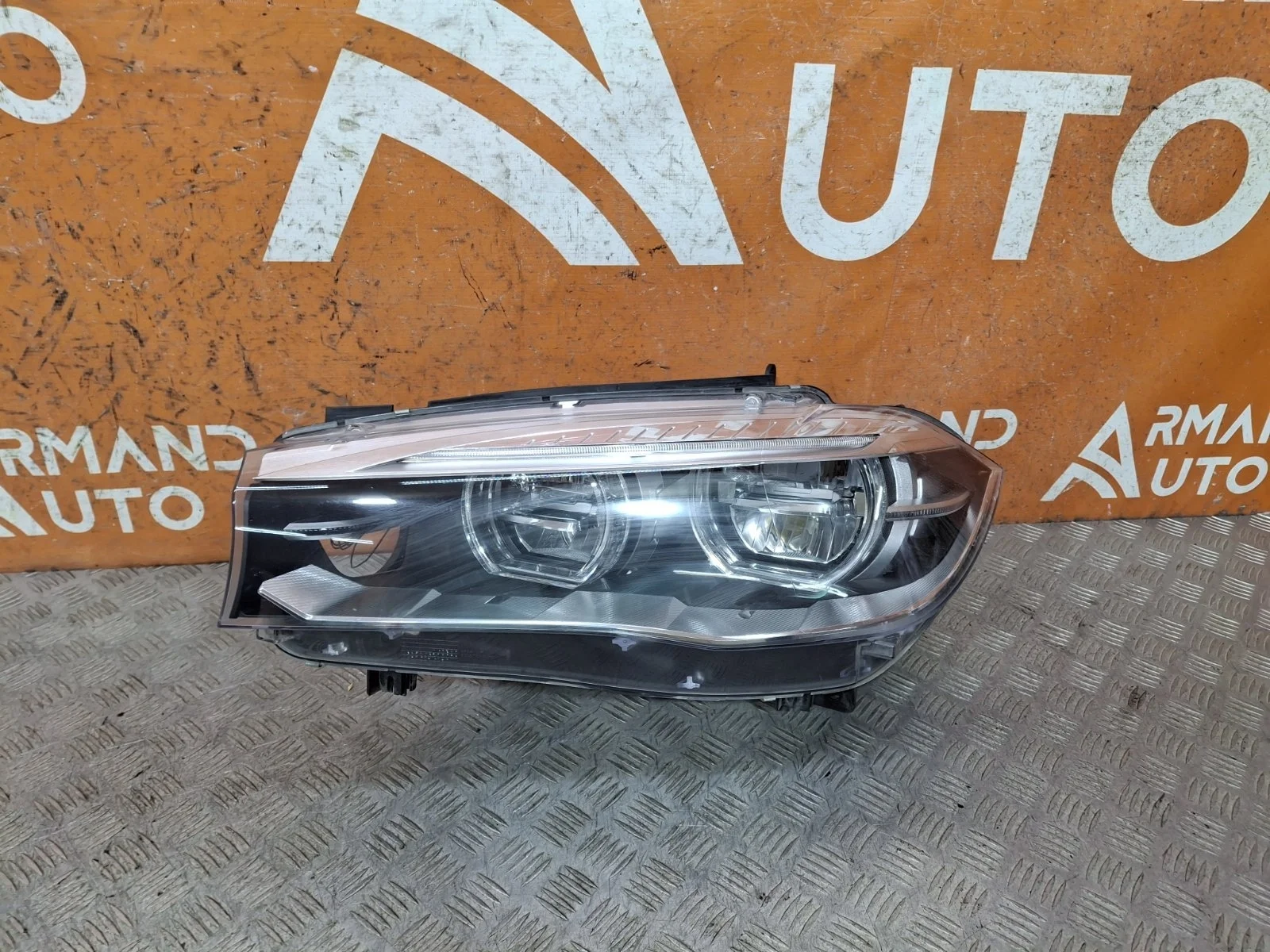 Фара BMW X5 2013-2018 F15