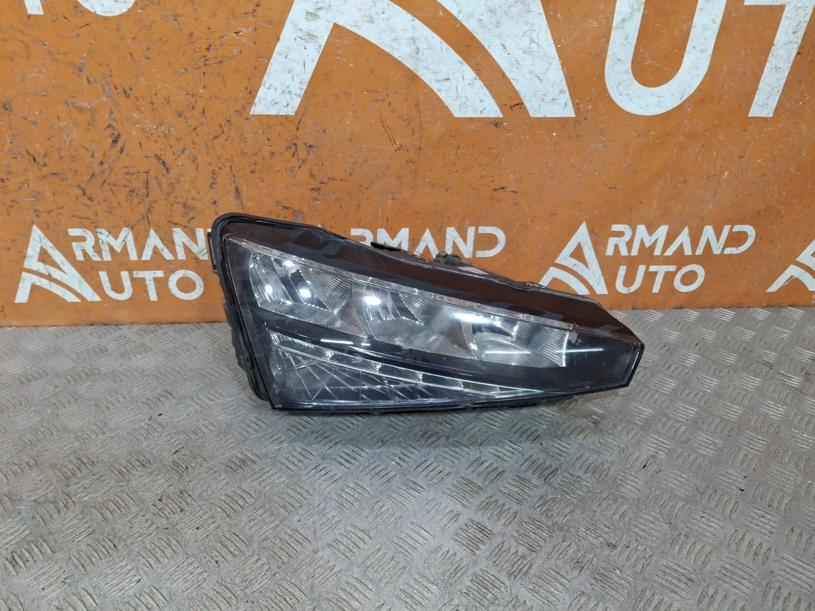 Фара Skoda Rapid 2020-нв