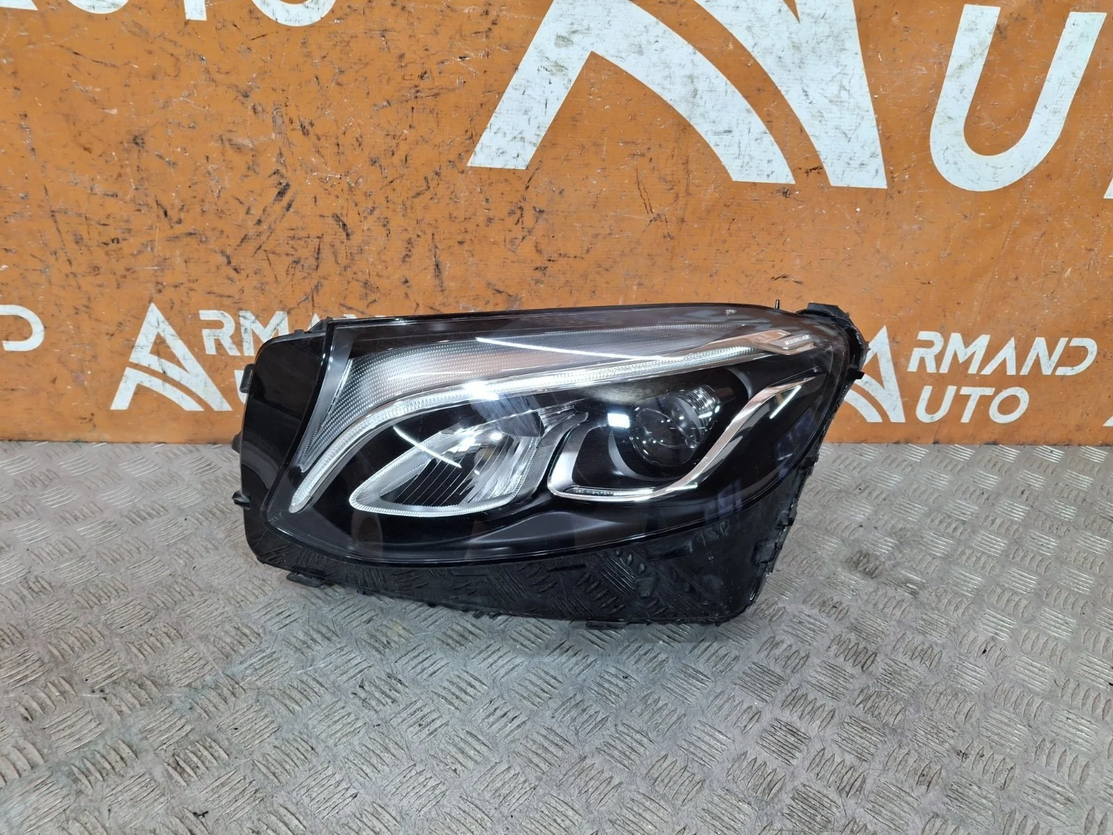 Фара Mercedes GLC-Class 2015-2019 X253