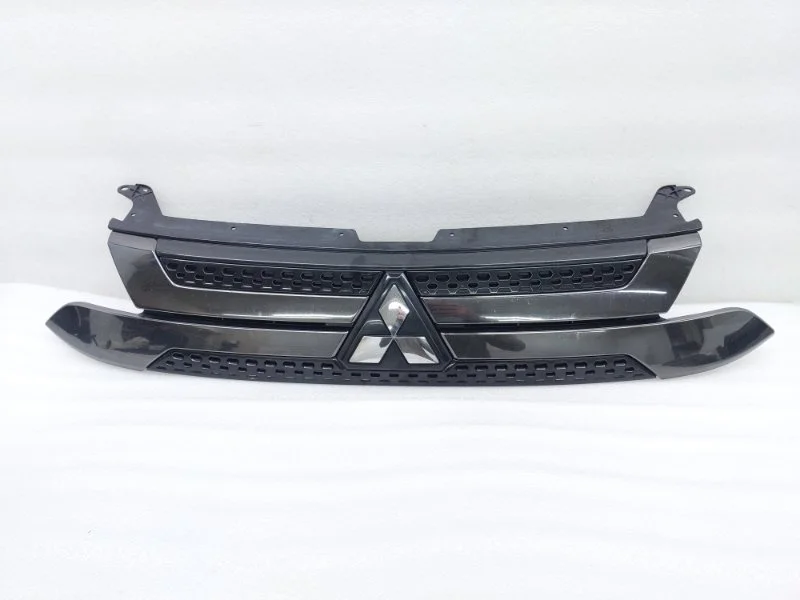 Решетка радиатора Mitsubishi Outlander 2022 GF