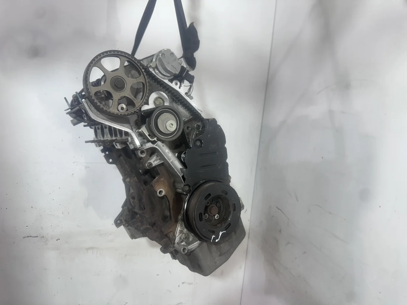 Двигатель AWM  AJH,AMB,APX,aug,AUQ,AVJ,awc,AWM,aw