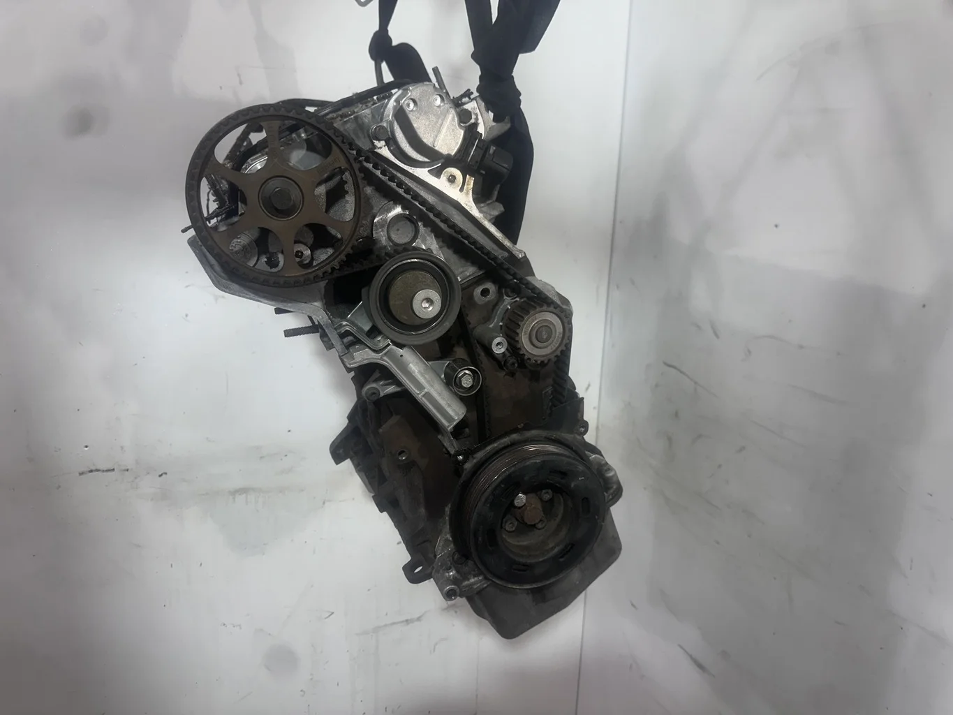 Двигатель AWM  AJH,AMB,APX,aug,AUQ,AVJ,awc,AWM,aw