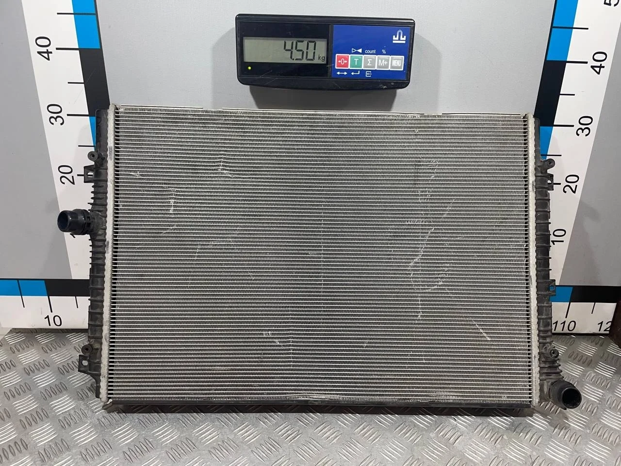 [Б/У] Радиатор основной - (Состояние: примят внизу) [Незначительные дефекты] [Код: 00665629 ]