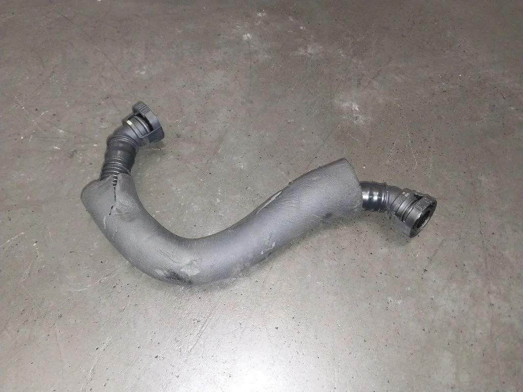 Трубка картерных газов Audi A3 2008 8P