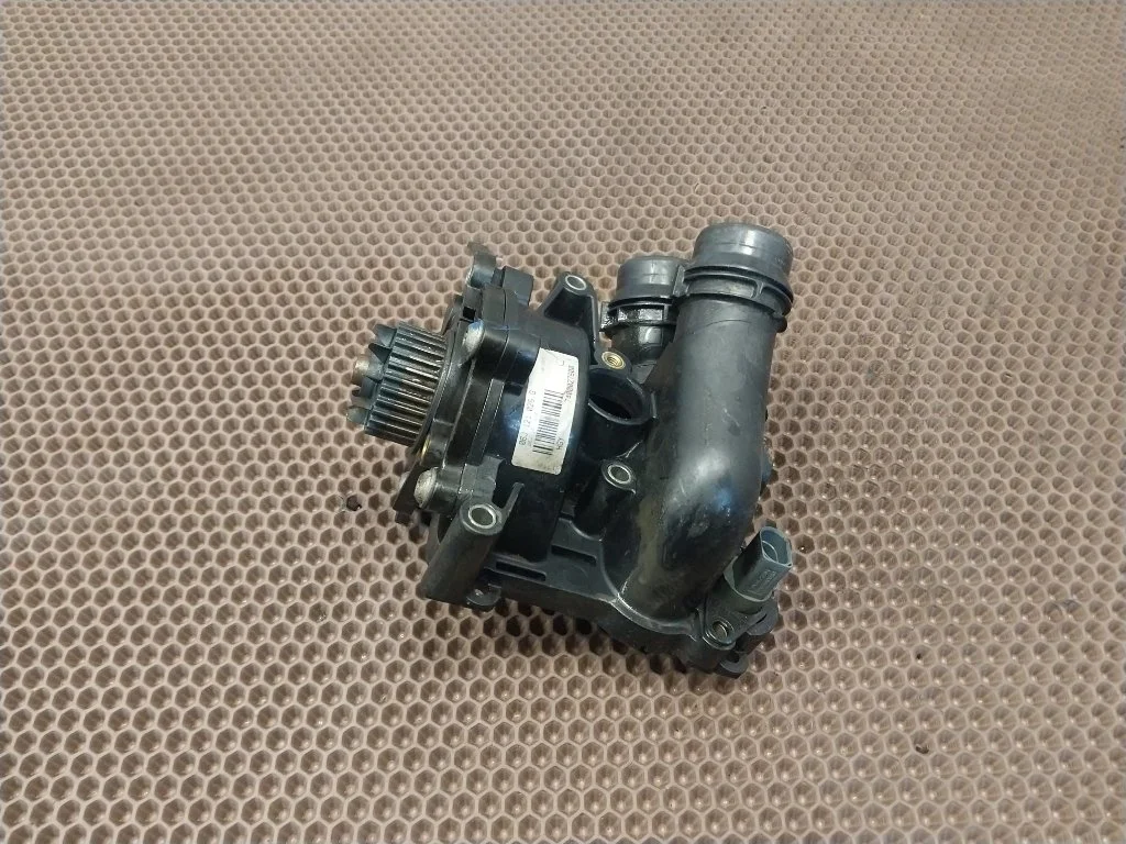 Корпус термостата Audi A3 2008 8P