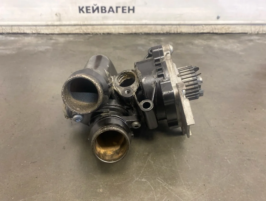 Помпа Volkswagen Passat 2009 B6