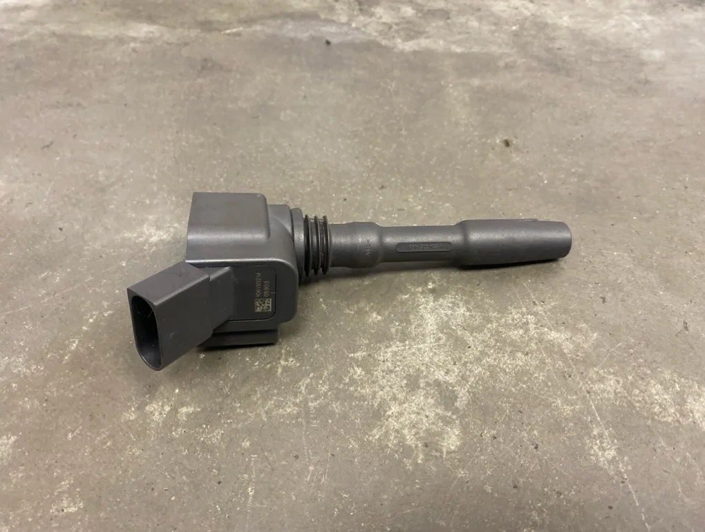 Катушка зажигания Audi A5 8T