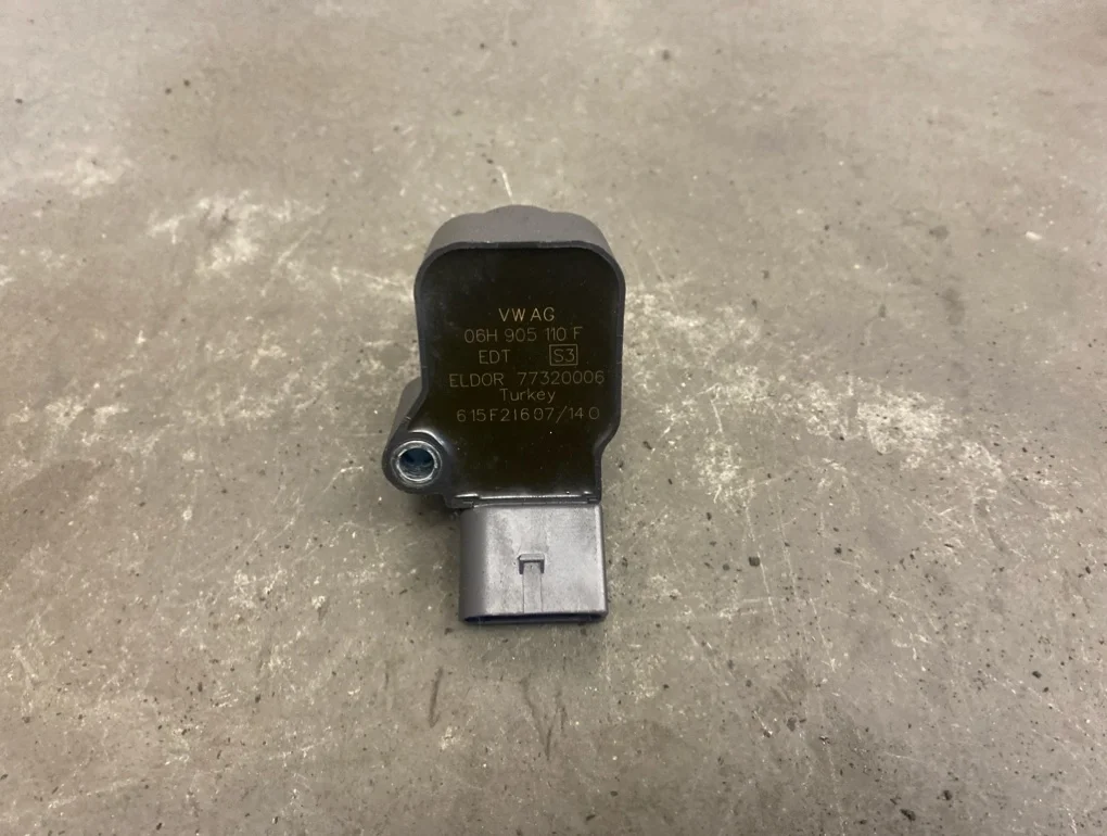 Катушка зажигания Audi A5 2014 8T