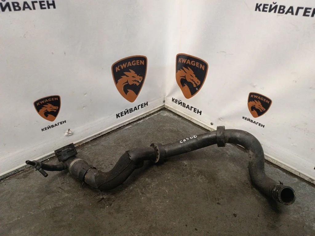 Патрубок системы охлаждения Audi Q7 2008 4L