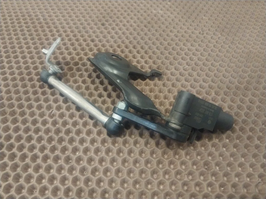 Датчик высоты дорожного просвета Audi SQ5 2016 8R