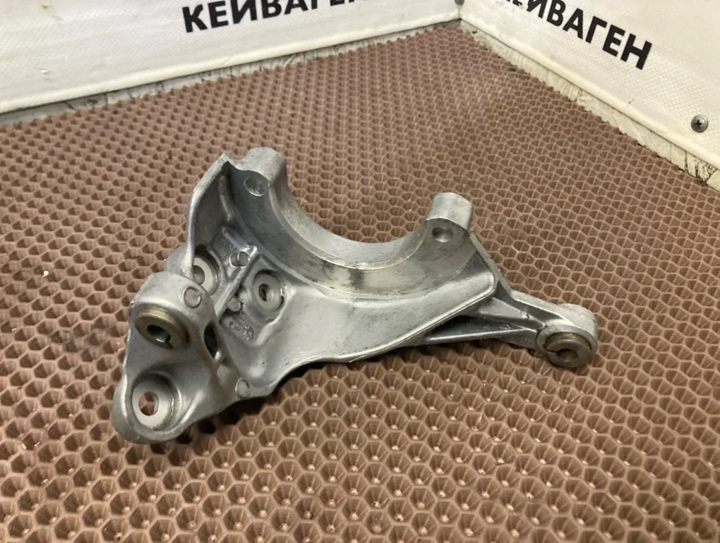 Кронштейн гидроусилителя руля Volkswagen Touareg 2013 7P