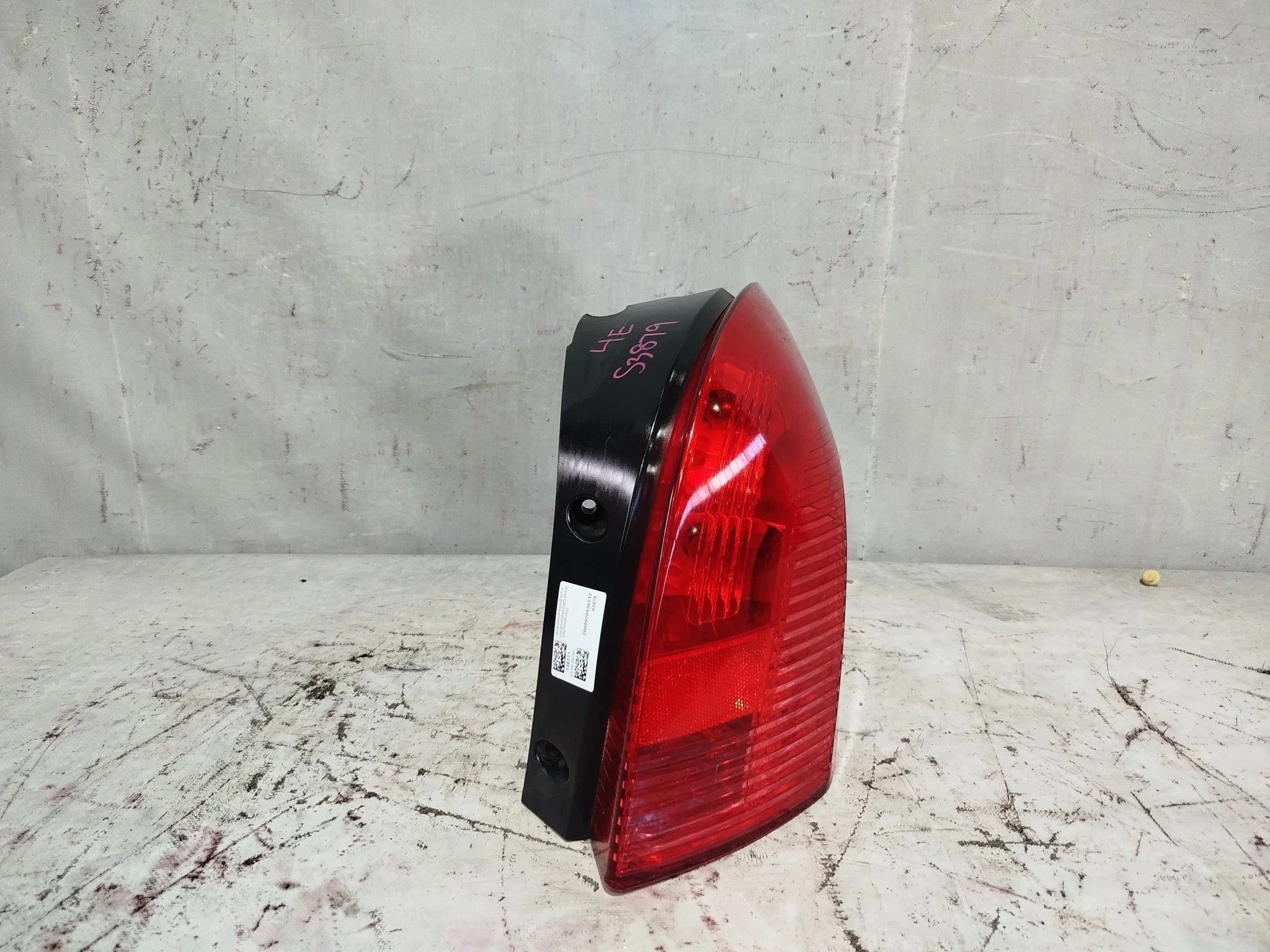 ФОНАРЬ PEUGEOT ПРАВО 6351FG S3879