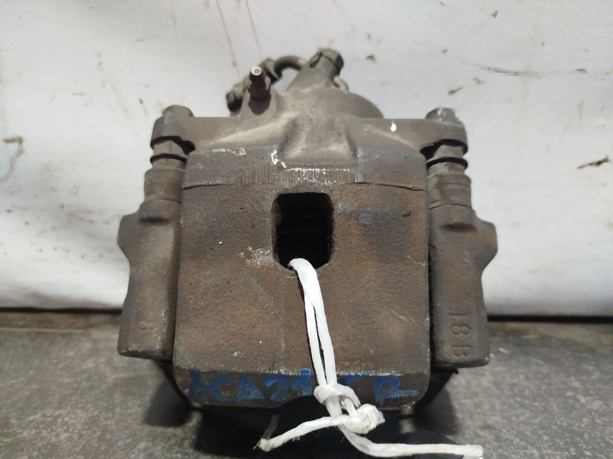 СУППОРТ В СБОРЕ TOYOTA RAV4 ACA20 ACA20W ACA21 ACA21W ACA23 ACA26 ACA28 CLA20 CLA21 ZCA25 ZCA25W ZCA26 ZCA26W ПЕРЕДНИЙ ПРАВЫЙ 2WD 4WD 4773042040