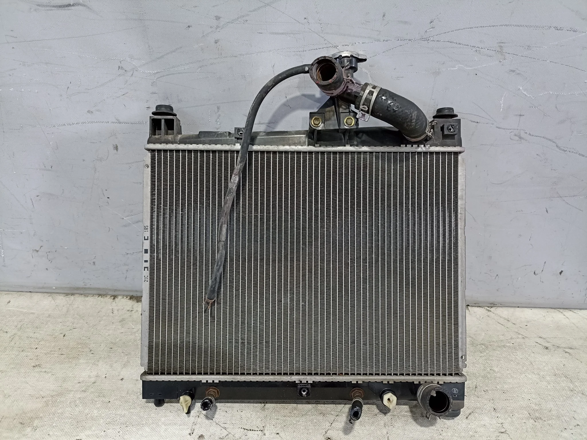 РАДИАТОР ДВИГАТЕЛЯ TOYOTA 1640021070 KA8982Z