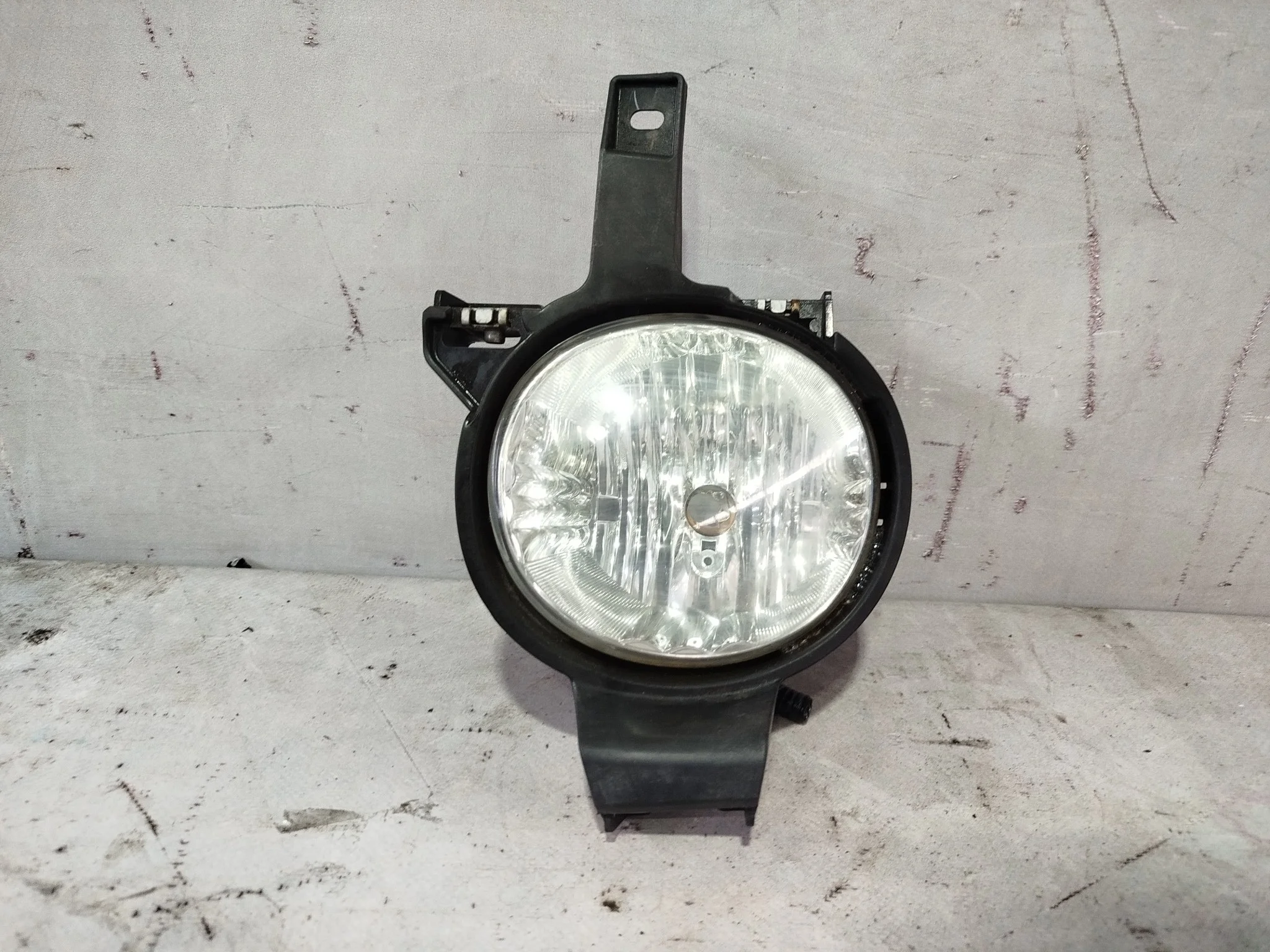 ТУМАНКА TOYOTA LEXUS DAIHATSU ЛЕВО 8122042050 NA7804Z