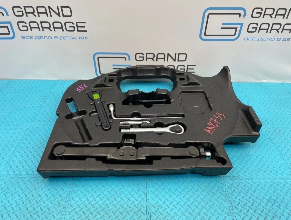 Набор инструментов Mercedes-Benz Ml-Class 2012 A1668990021 W166 642.826 3.0